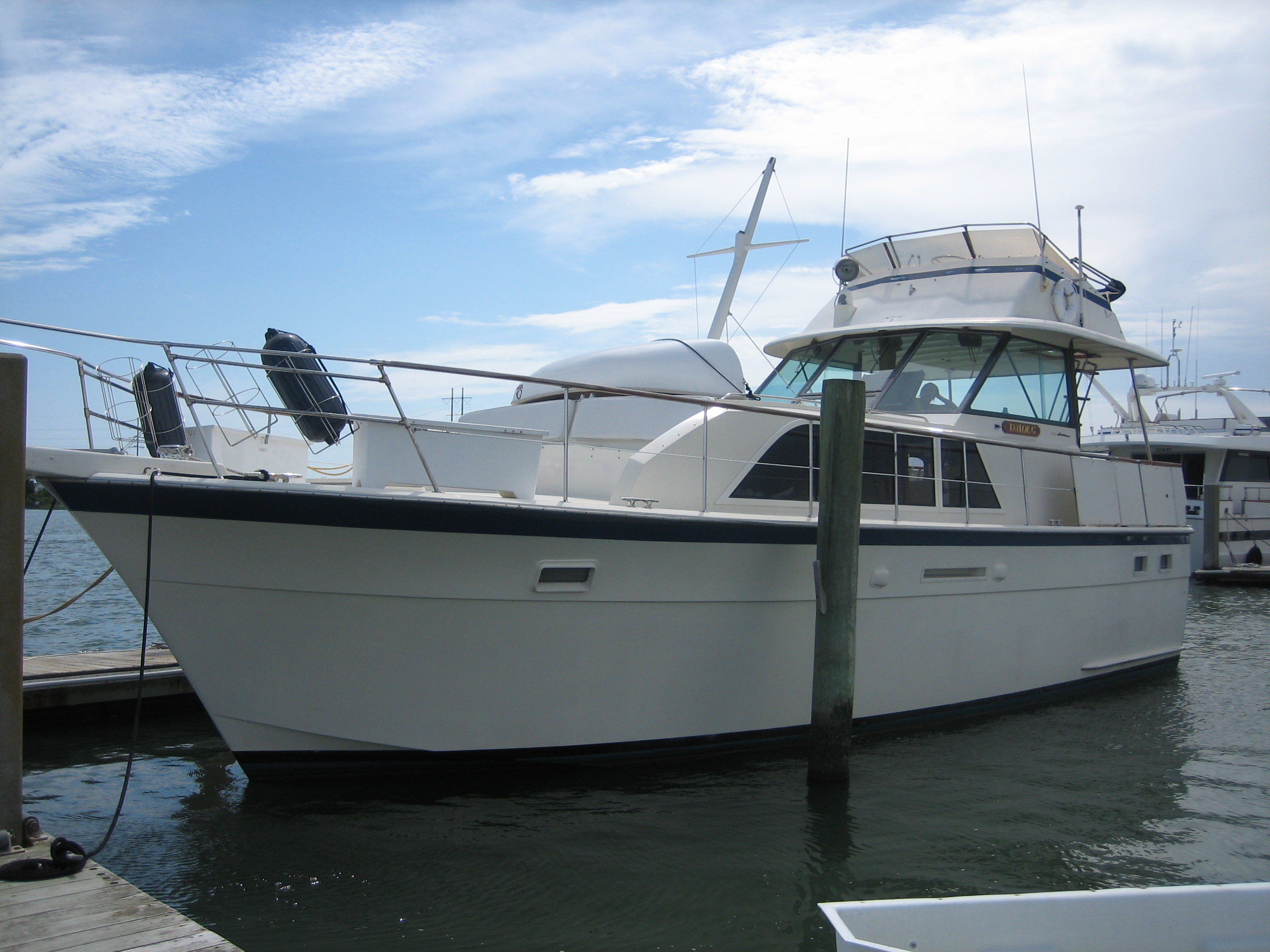 Hatteras Double Cabin 43′ – Lookout Boat Window Frames